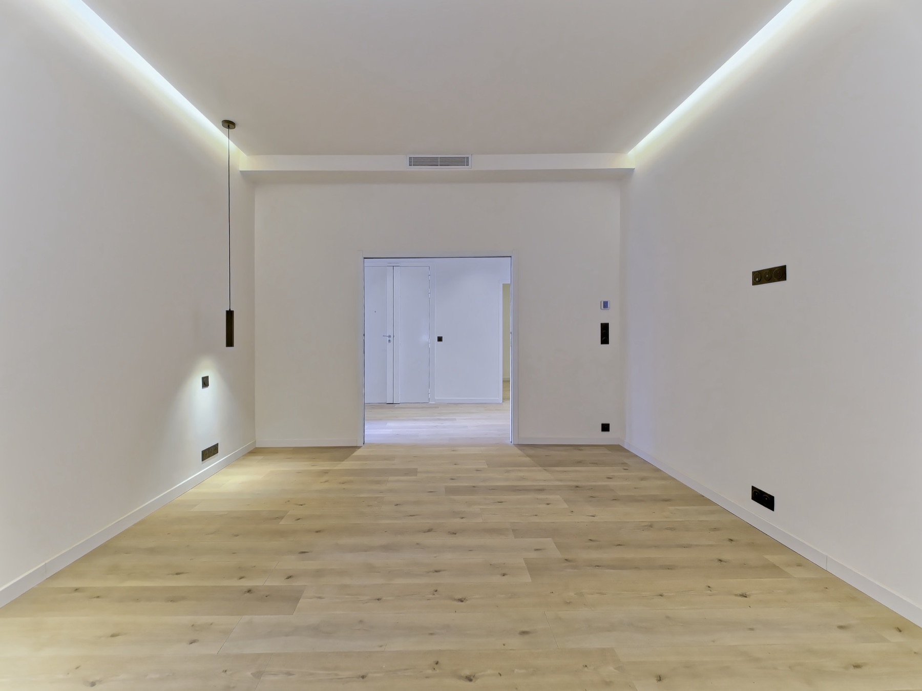Chambre — passage vers le séjour